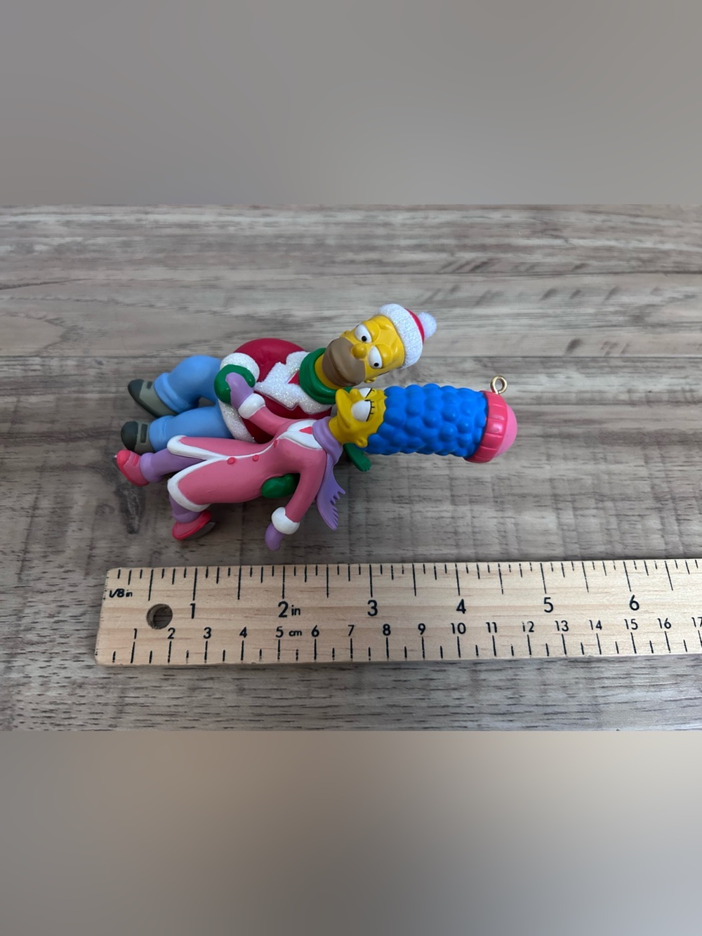 2006 Carlton Cards Heirloom ornament Homer Marge Simpson skating Smooth as Ice - Picture 3 of 10